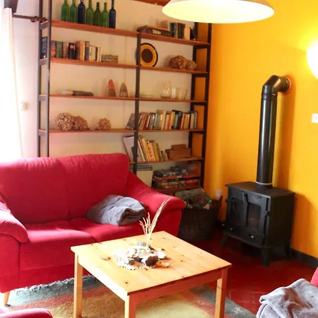 Σπίτι διακοπών Charming House In With Garden Laghy