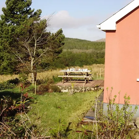 Charming House In With Garden *