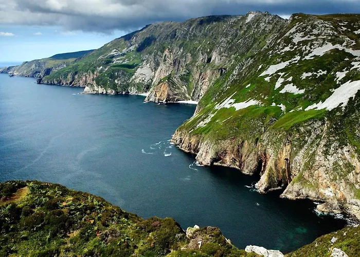 Charming House In With Garden * Laghy