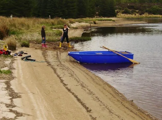 Charming House In With Garden Laghy